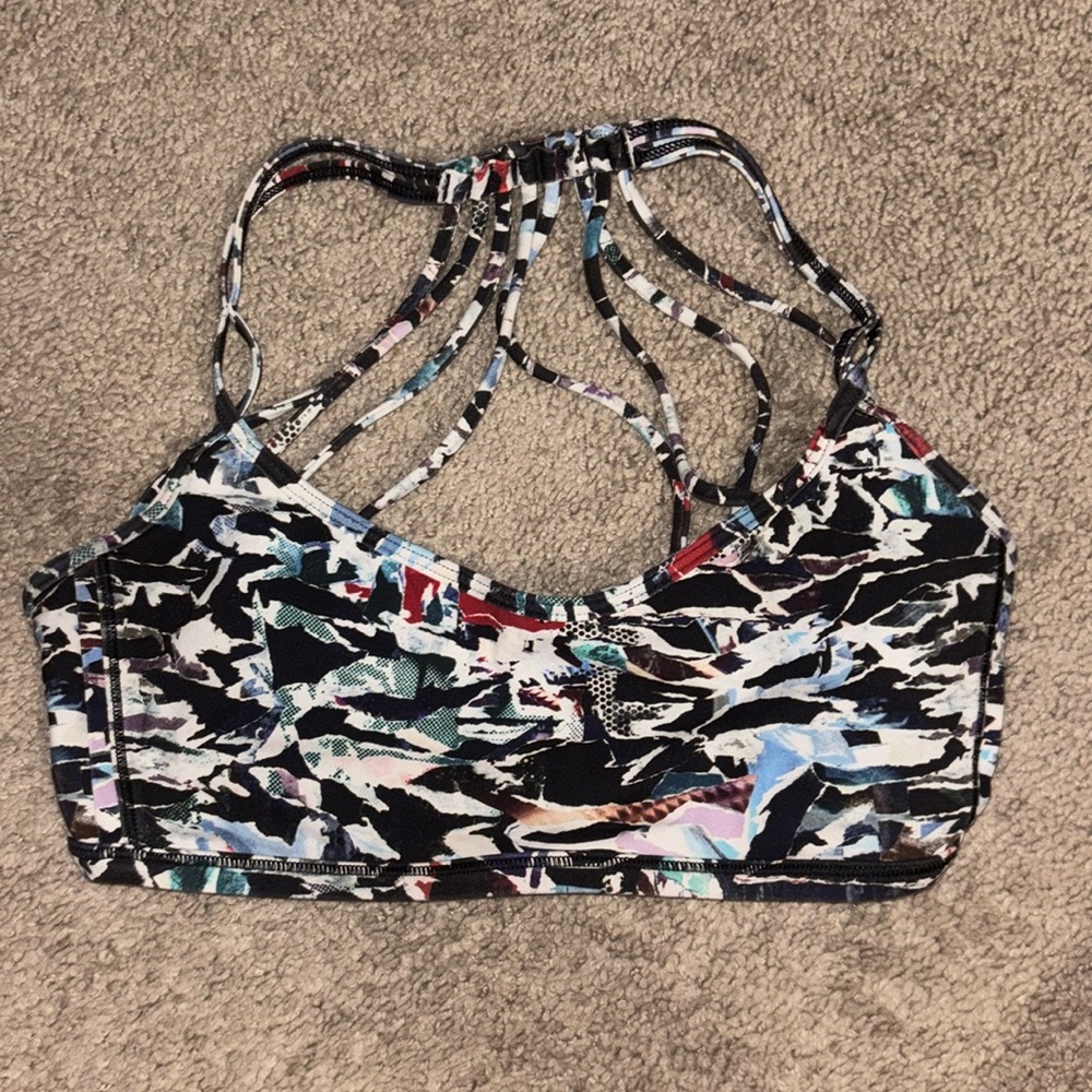 Lululemon Size 6 Sports Bra